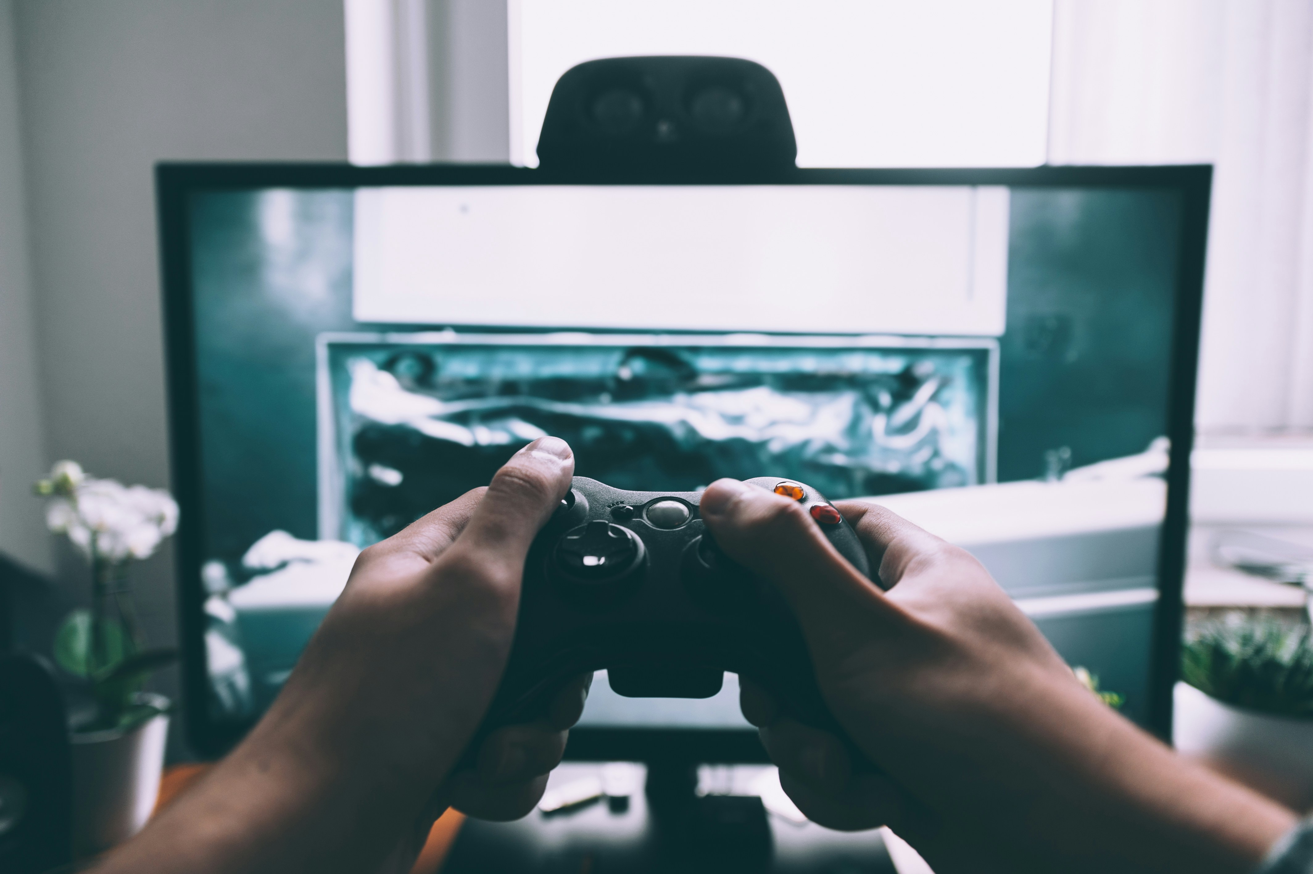 Daytime desk gaming with a wireless controller